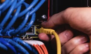 جنگ روایت‌ها؛ شکاف ۳۲۰۰ میلیاردی در محاسبه خسارت اینترنت