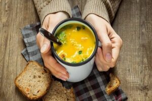 راهنمای تغذیه زمستانی؛ توصیه‌های طب ایرانی برای مزاج‌های سرد و گرم