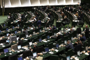 سازوکار مجلس برای پوشش بیمه‌ای دستیاران علوم پزشکی