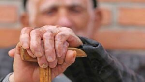 سونامی سالمندی در راه است؛ تنهایی بزرگ‌ترین درد سالمندان ایرانی