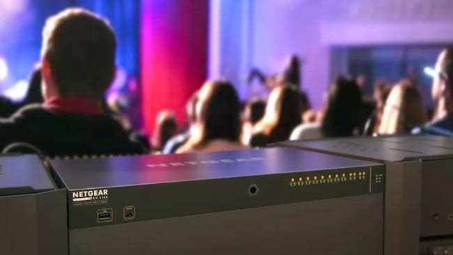 کارآموز 16 ساله کلاهبرداران اینترنتی را به دام انداخت تجهیزات Netgear