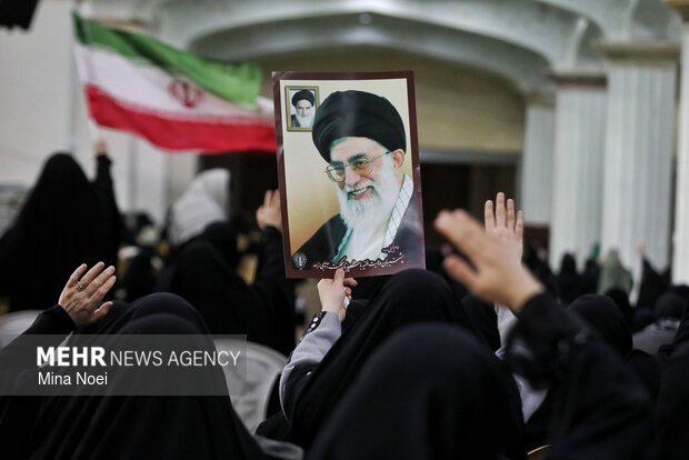 امروز واژه‌ها توان بیان اندوهی را که بر دل‌ها سنگینی می‌کند ندارند
