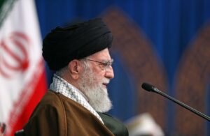 ملت سرافراز ایران این بار نیز در مقابل دشمن خواهد ایستاد