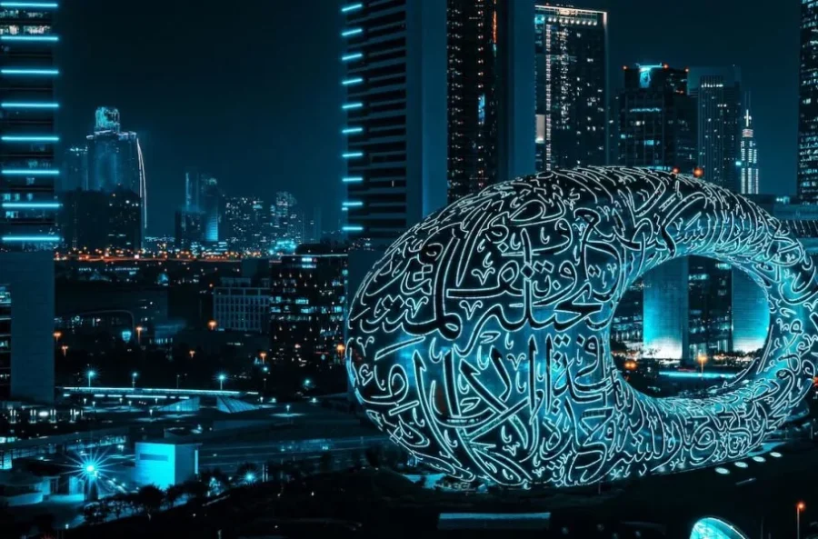 امارات نیمی از بدنه دولت را تا دو سال آینده به هوش مصنوعی واگذار می‌کند