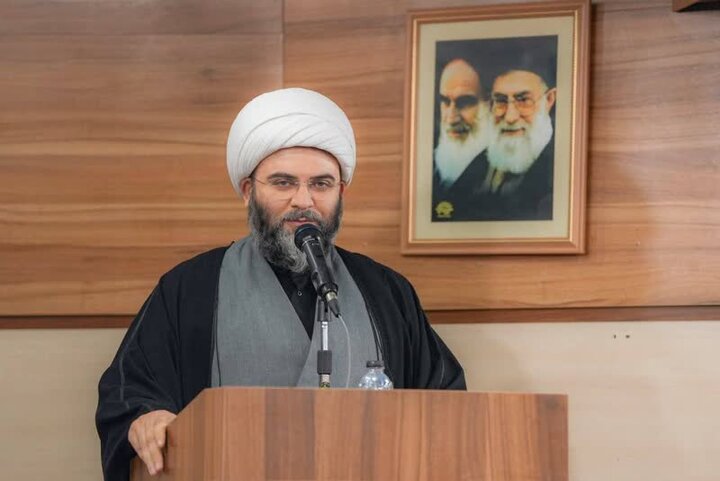 قمی: مرحبا به محسن چاوشی شریف که از انس با امام علی(ع)توشه برداشته است