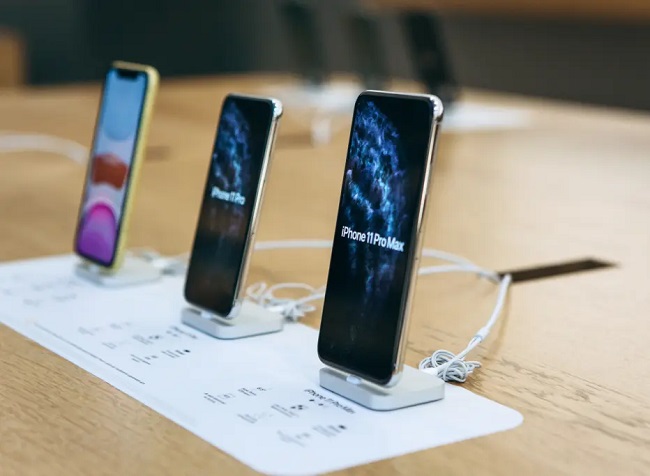 آسیبپذیری غیرقابل ترمیم در آیفونهای XS، XR و 11؛ هکرها میتوانند کنترل کامل دستگاه را به دست بگیرند usbliter8-2.jpg