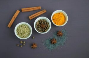 تحلیل بازار جهانی انواع ادویه‌ در سال ۲۰۲۵؛ زعفران همچنان گران ‌ترین ادویه جهان است