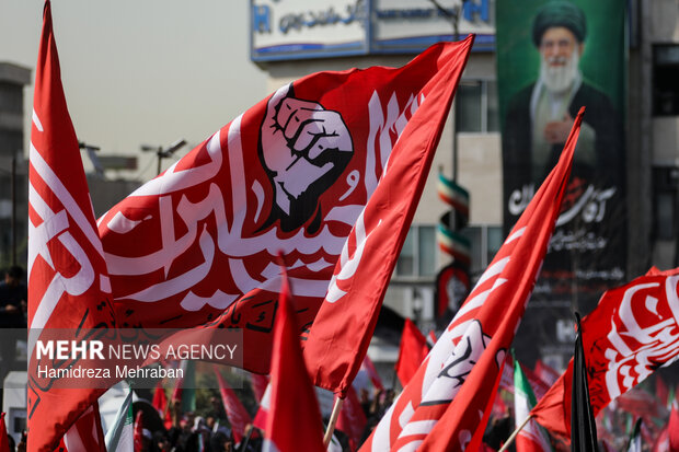 طوفانی از عشق در گذرگاه سوگ؛ وقتی هنر غم ملت را به تصویر می‌کشد