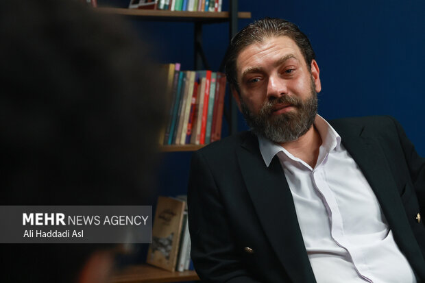 اقتباس احضار گذشته برای فهم اکنون است؛ «جامعه فستفودی» ریسک نمیکند! اقتباس احضار گذشته برای فهم اکنون است؛ «جامعه فستفودی» ریسک نمیکند!