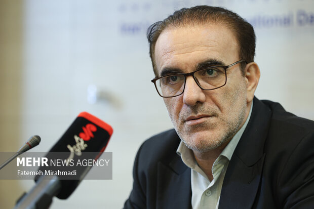 رئیس‌زاده: ۳۰۰ صفحه متخلف تبلیغات پزشکی تعطیل شد