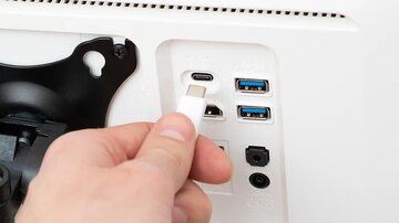 علامت D کنار پورت USB چه کاربردی دارد؟