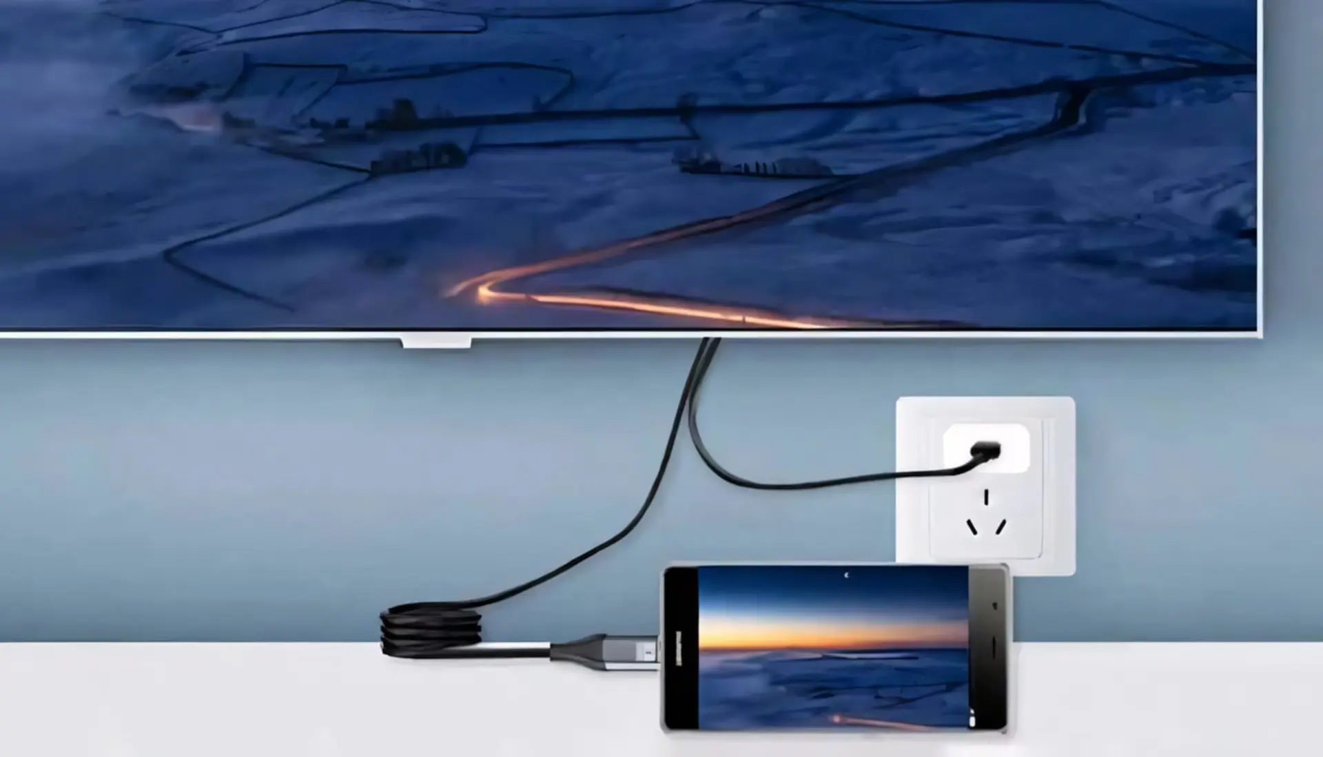 گوشی سامسونگ (Samsung) متصل با کابل به تلویزیون برای انتقال تصویر