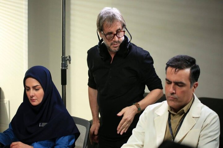 «تیم درمان» به نیمه تولید رسید؛ بازدید مدیران وزارت بهداشت از پشت صحنه