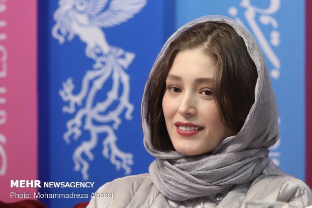 حضور فرشته حسینی با «تن منهای من» در تئاتر لبخند