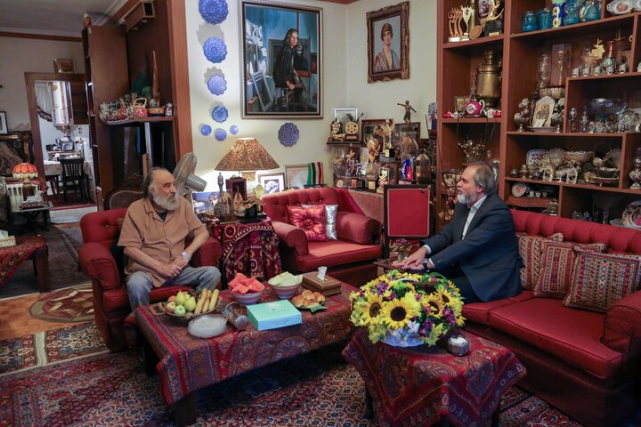 فریدزاده به دیدار داریوش ارجمند رفت؛ تا جان در بدن دارم کار می‌کنم